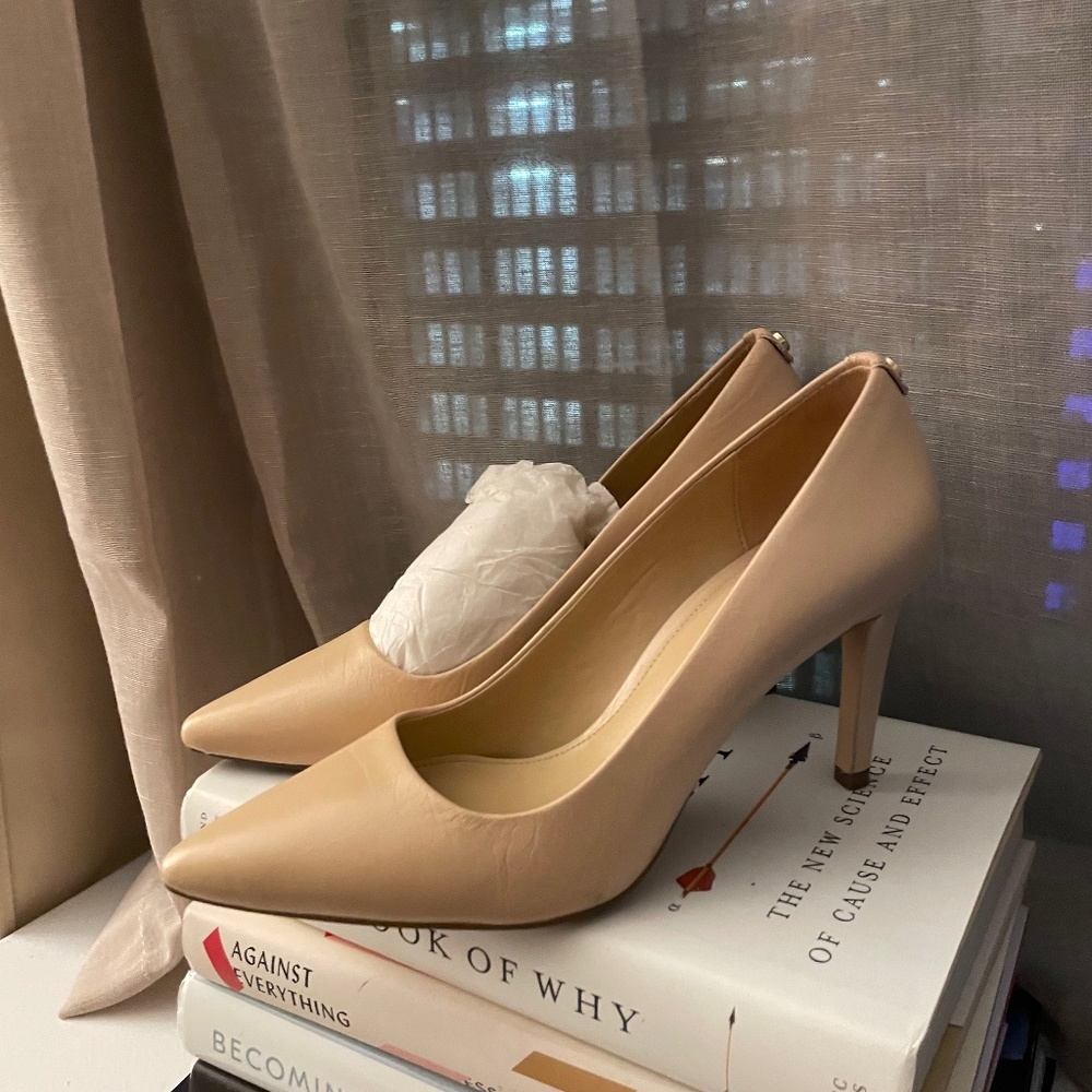 Michael Kors Nude heels